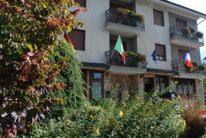  Hotel Trois Etoiles  Энтраккуе